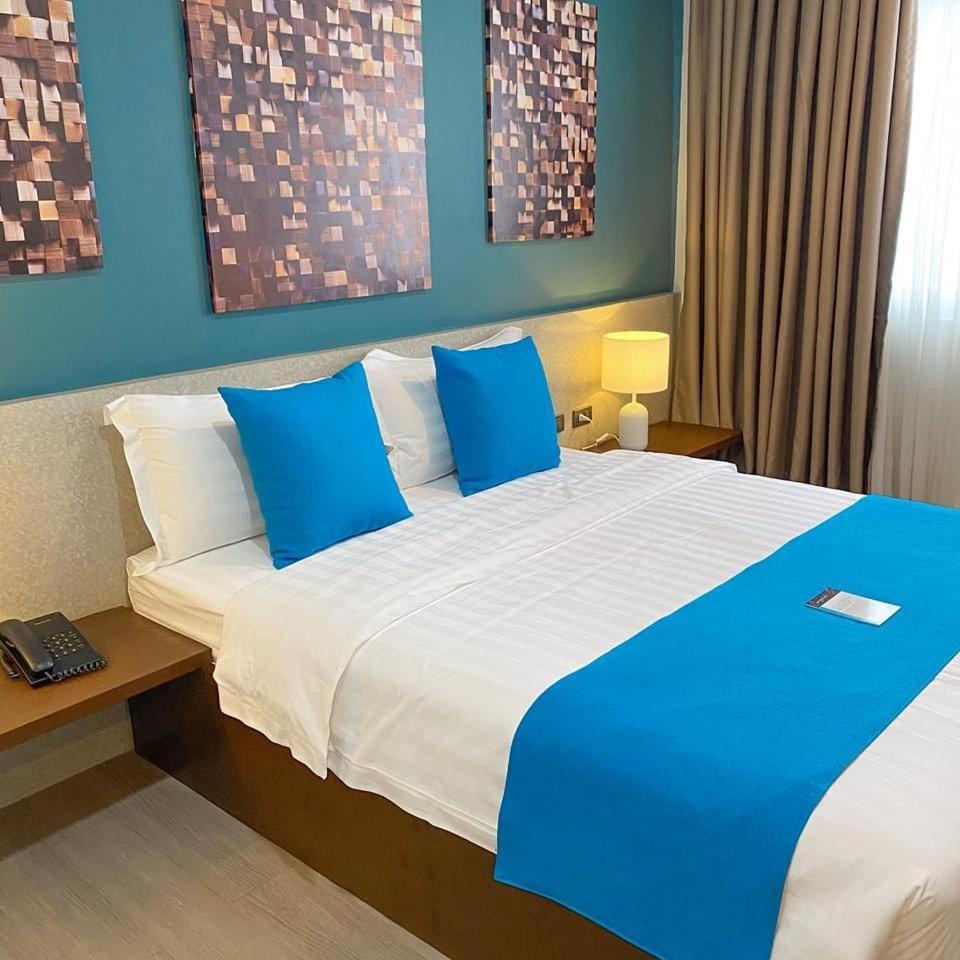 Fynn Boutique Hotel Bacoor Exteriör bild